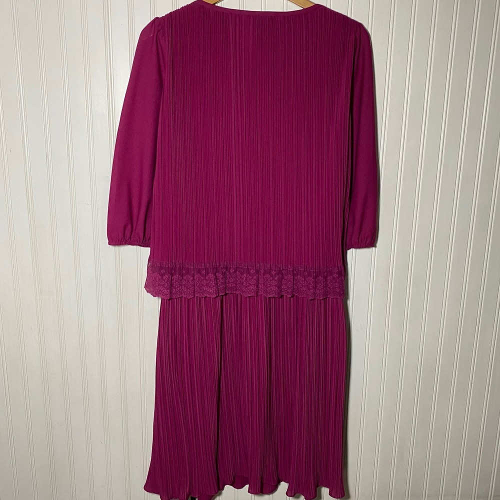 USA VTG Ms Classic Retro Magenta Pleated Lace Chiffon Midi Dress Bow Neck - 10 - Picture 4 of 10
